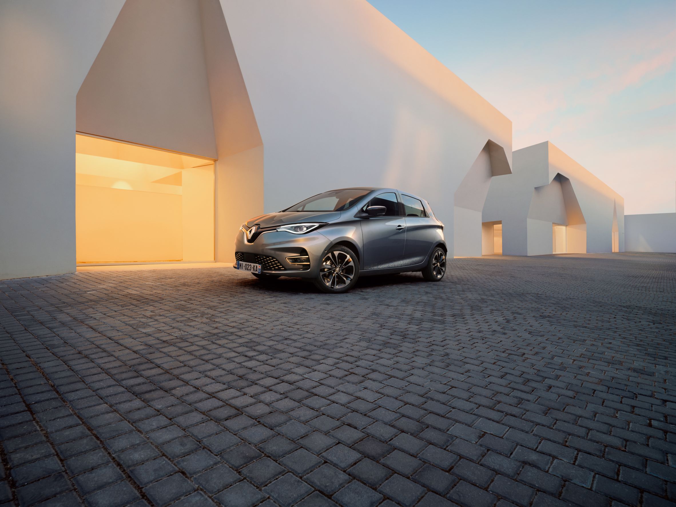 RENAULT PREZENTUJE MODEL ZOE 2023 » News2